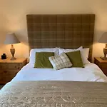 3 Bedroom House With Parking And Garden