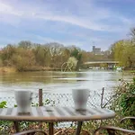 River\'S Edge Retreat:A Cosy 1-Bed Cabin In Windsor