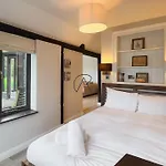 River\'S Edge Retreat:A Cosy 1-Bed Cabin In Windsor