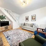 Beautiful Windsor Cottage, Amazing Location, The Castle, Ascot, Legoland, Free Parking Super Close