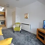 Alexandra Court One Bedroom Central Windsor Flats With Parking