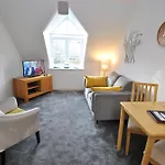 Alexandra Court One Bedroom Central Windsor Flats With Parking