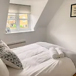Alexandra Court One Bedroom Central Windsor Flats With Parking