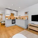 Leworth Apartments, Windsor
