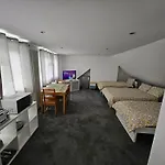 Self Contained Studio Near Windsor Attractions!