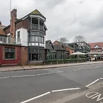 Pass The Keys Luxury 1 Bed Flat On Windsor Riverside