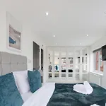 Stunning 5 Bedroom, 3 Bathroom Home In Windsor