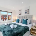Stunning 5 Bedroom, 3 Bathroom Home In Windsor