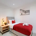 Stunning 5 Bedroom, 3 Bathroom Home In Windsor