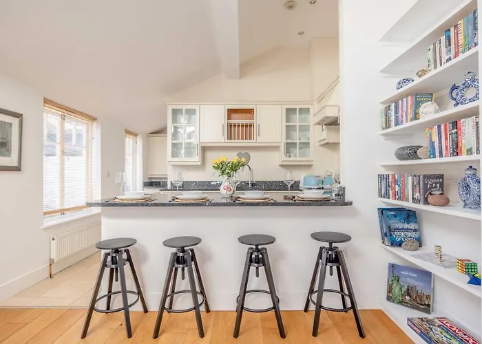 Windsor Gem: 1-Bed Oasis Near Castle