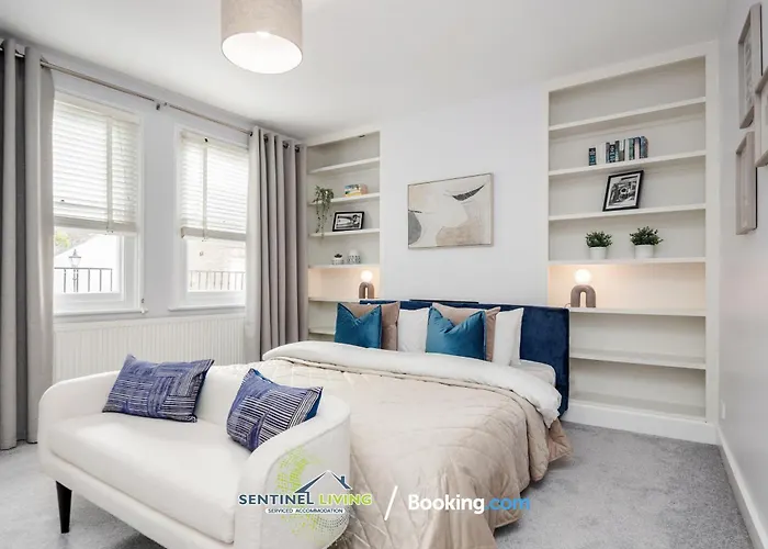 Cosy 3Br Windsor Home By Sentinel Living Short Lets & Serviced Accommodation Pet Friendly & Superfast Wifi