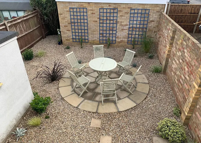 3 Bedroom House With Parking And Garden