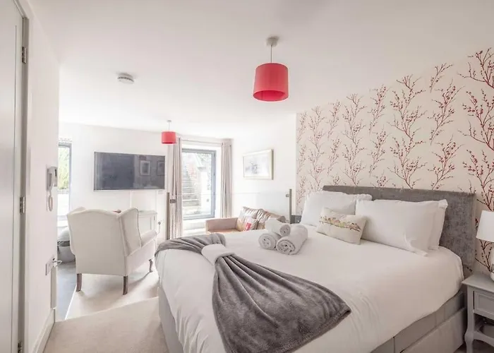 Stylish 1Br, 2-Min Walk To Windsor Castle