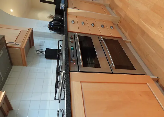 Lay Your Hat Serviced Apartments - Convent Court