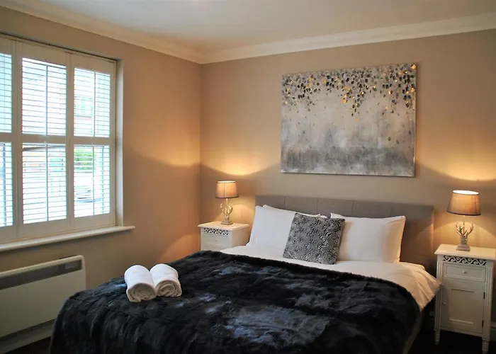 Lord Raglan House One Bedroom With Parking