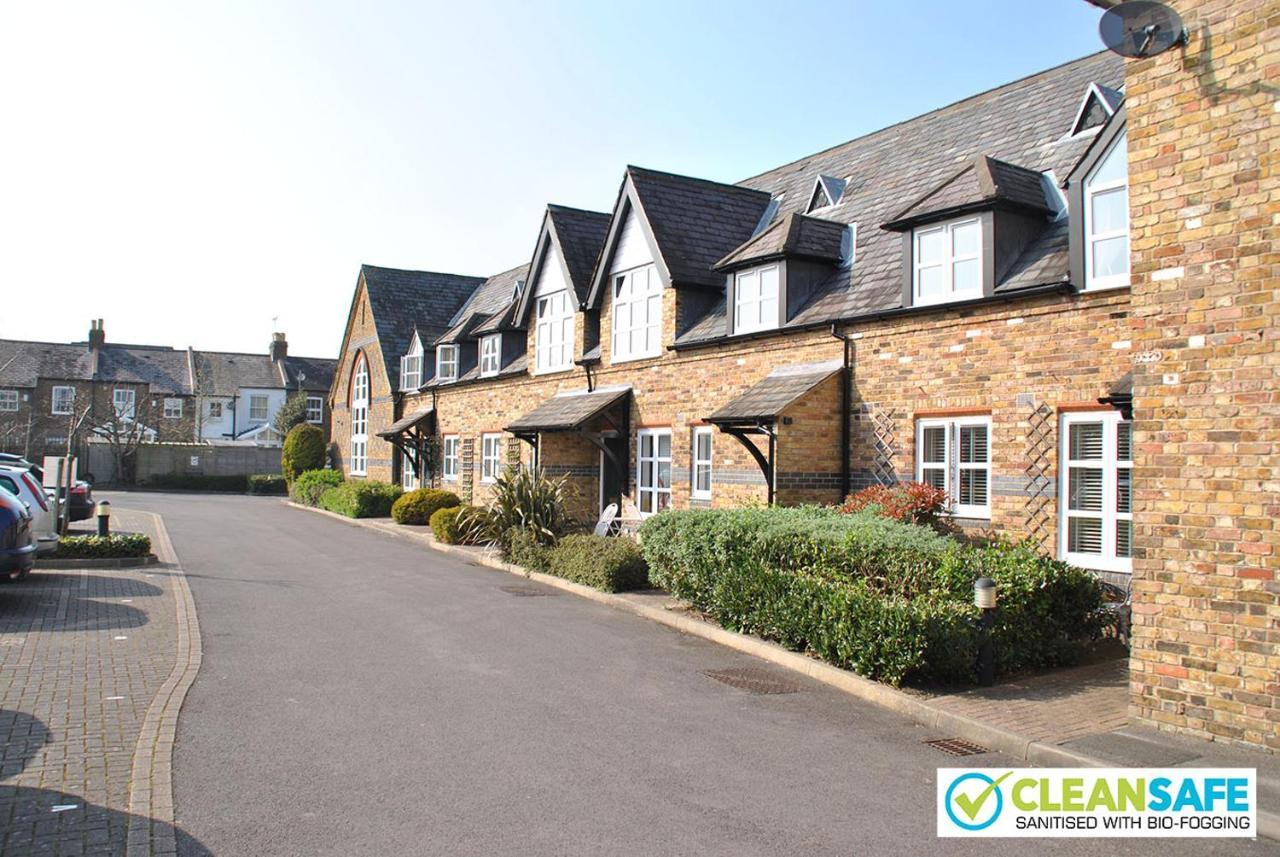 Alexandra Court One Bedroom Central Windsor Flats With Parking Windsor