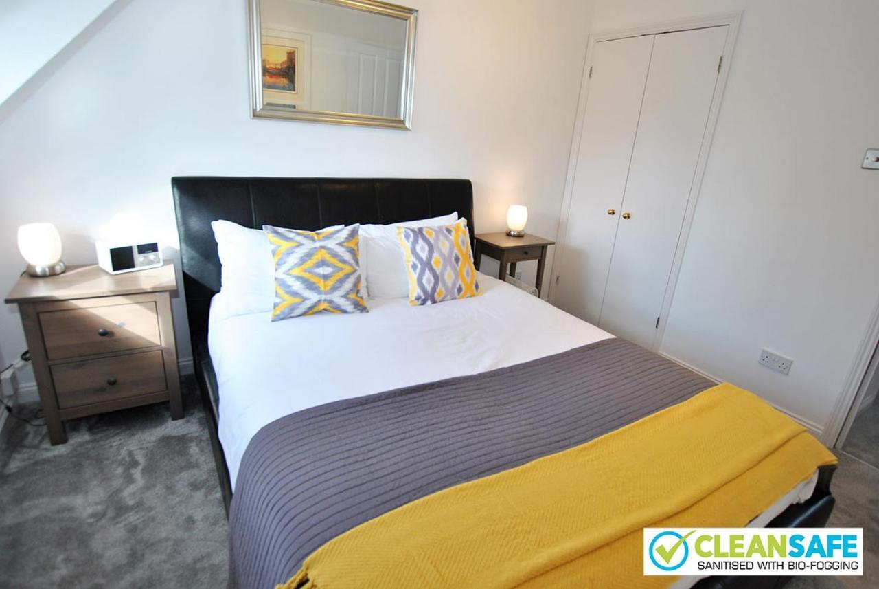 Alexandra Court One Bedroom Central Windsor Flats With Parking * Windsor