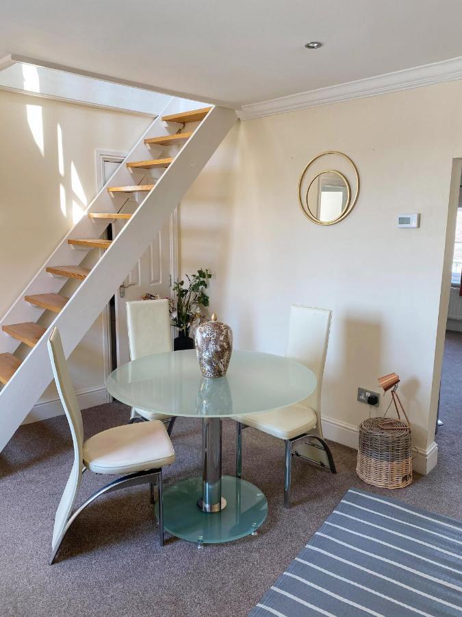Letting Serviced - Guards View, Apartment Windsor