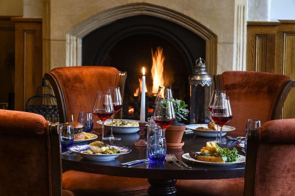 Oakley Court 4*