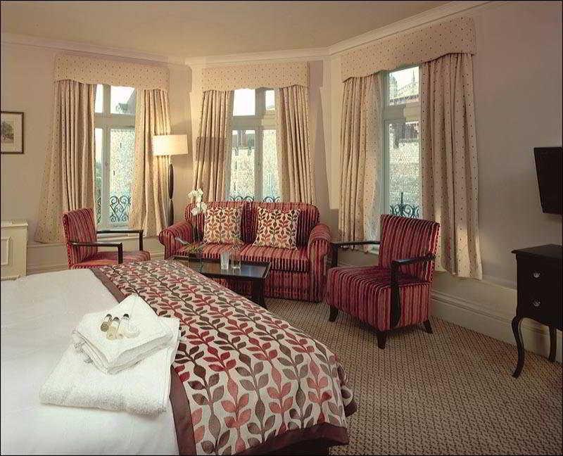 Clarion Collection Harte & Garter & Windsor