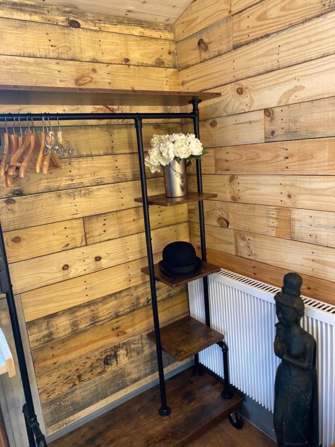 Willow Court Farm Studio East & Petting Farm, 8 Mins To Legoland & Windsor, 15 Mins To Lapland Uk *