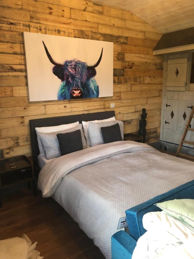 Willow Court Farm Studio East & Petting Farm, 8 Mins To Legoland & Windsor, 15 Mins To Lapland Uk Holiday home Windsor