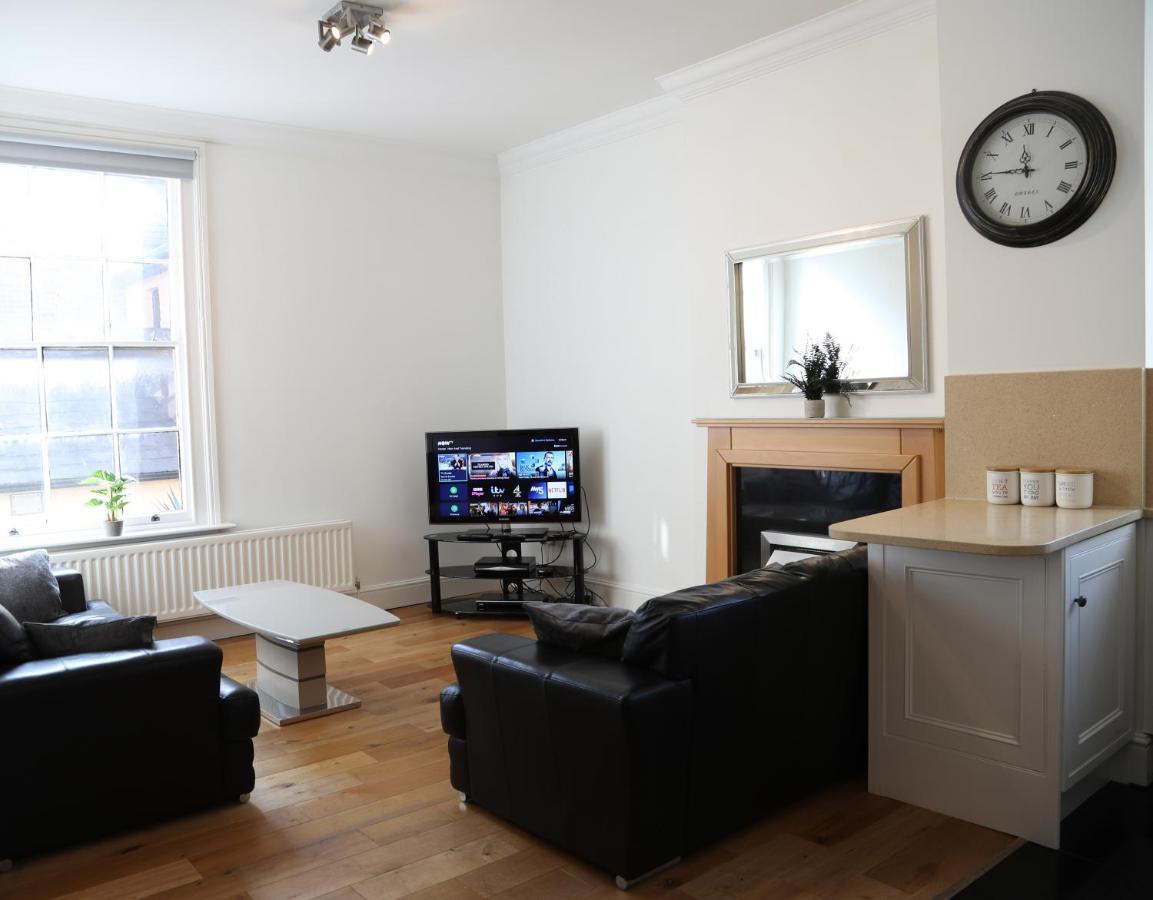 Letting Serviced - Guards View, Windsor