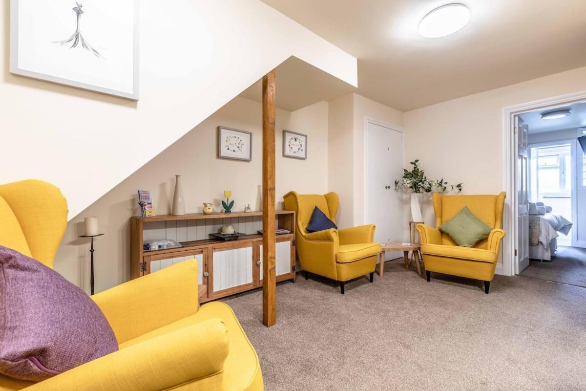 Windsor, 2 Bedroom 2 Bathroom, 5 Minutes To Castle * Windsor