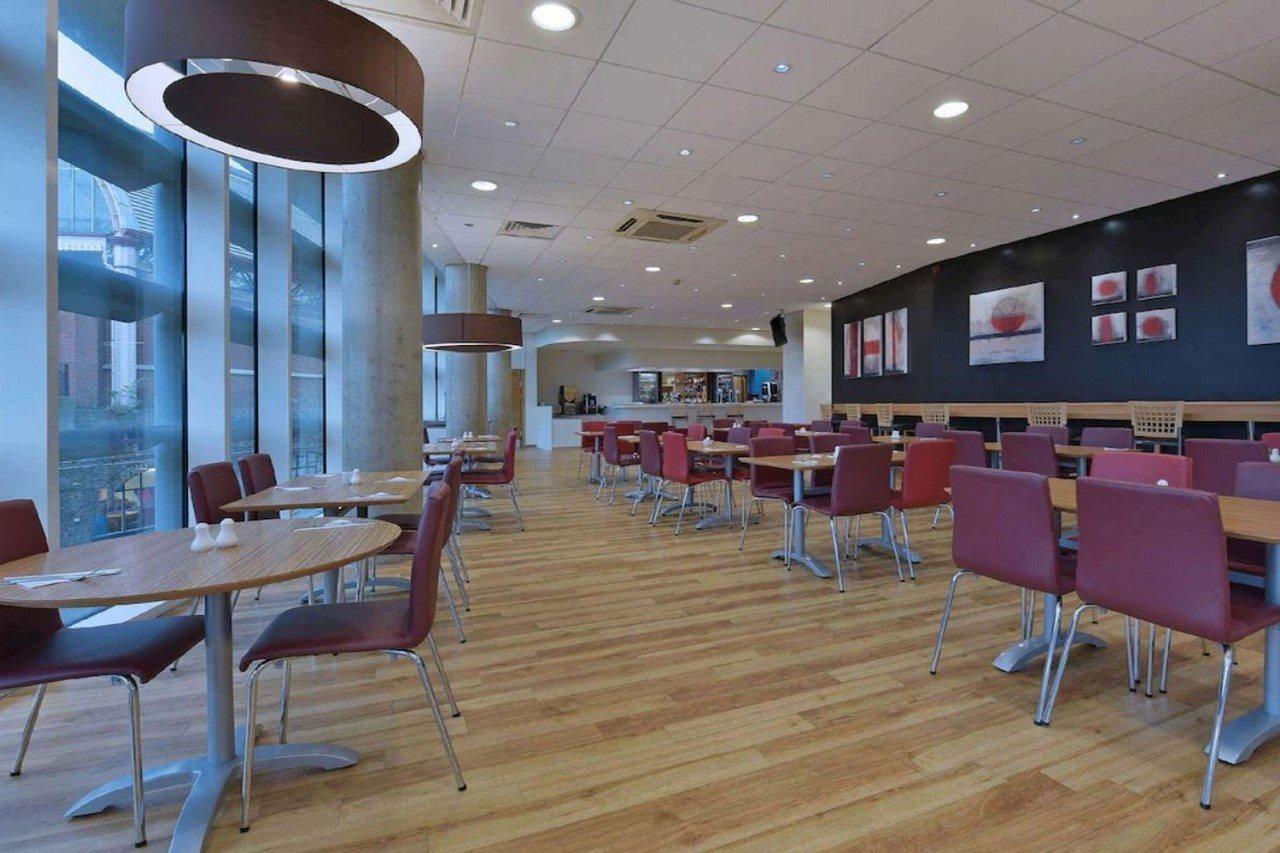 Travelodge Hotel 3*