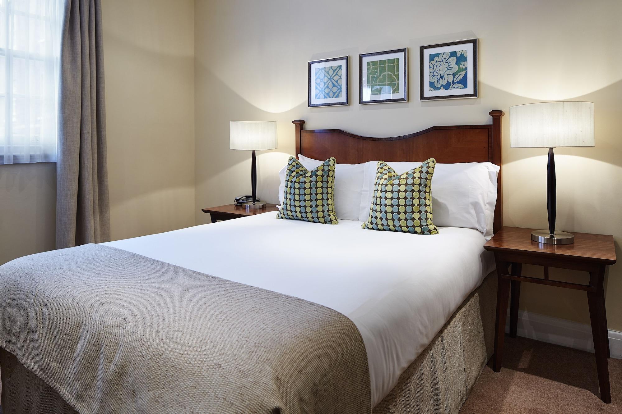 Sir Christopher Wren Hotel