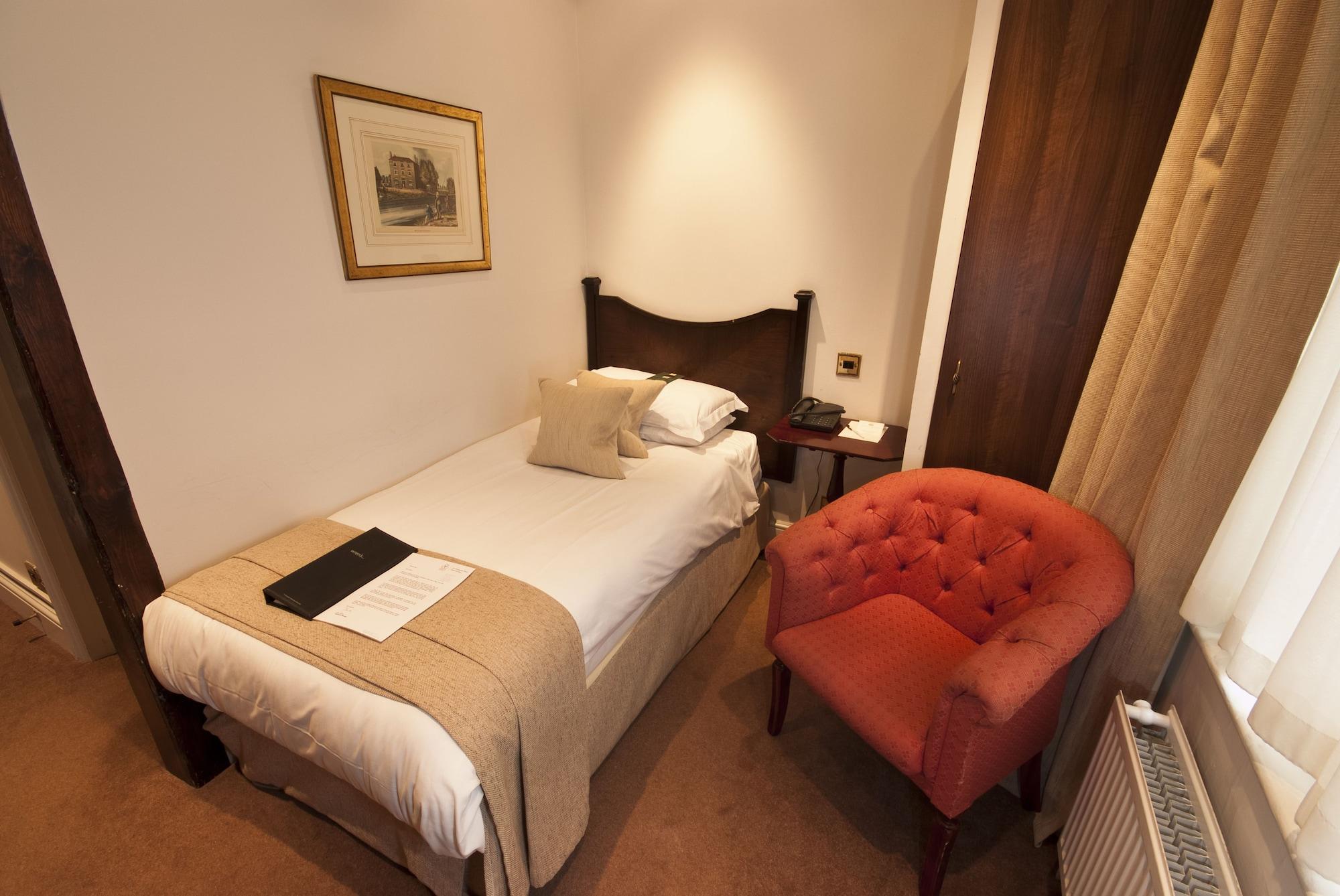 Sir Christopher Wren 4*