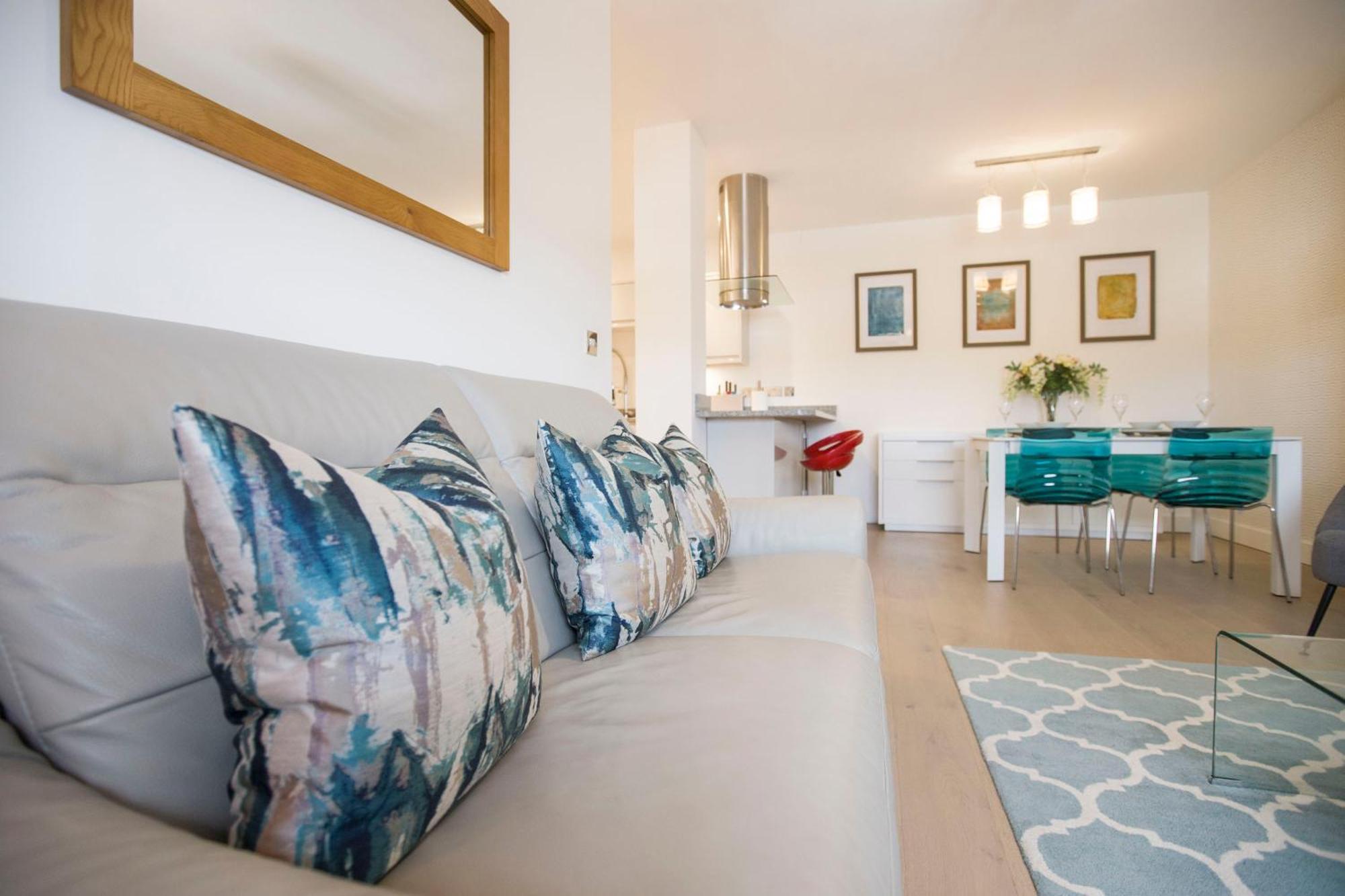 Apartment Urban Living's ~ King Edward Luxury In The Heart Of Windsor