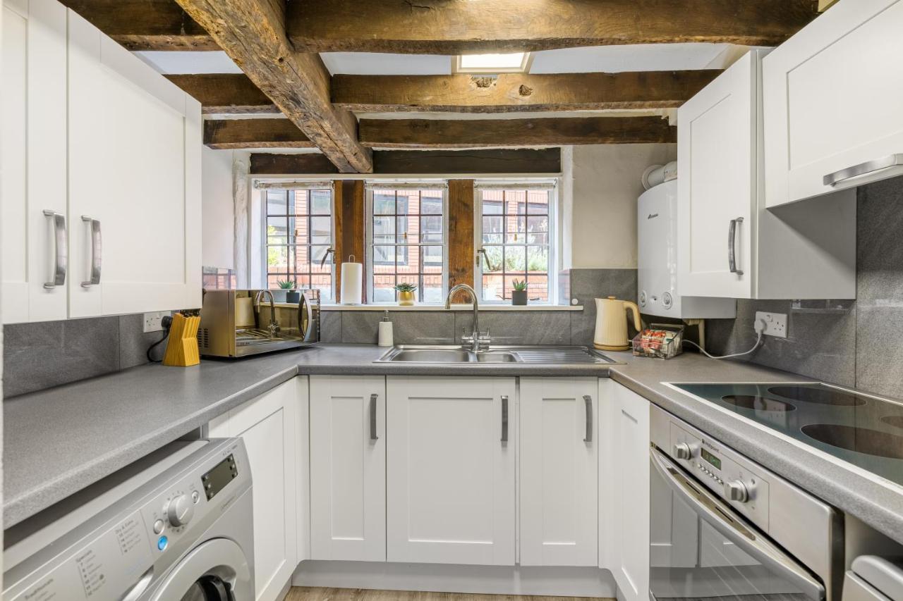 Apartment Characteristic 4 Bed In The Heart Of Windsor