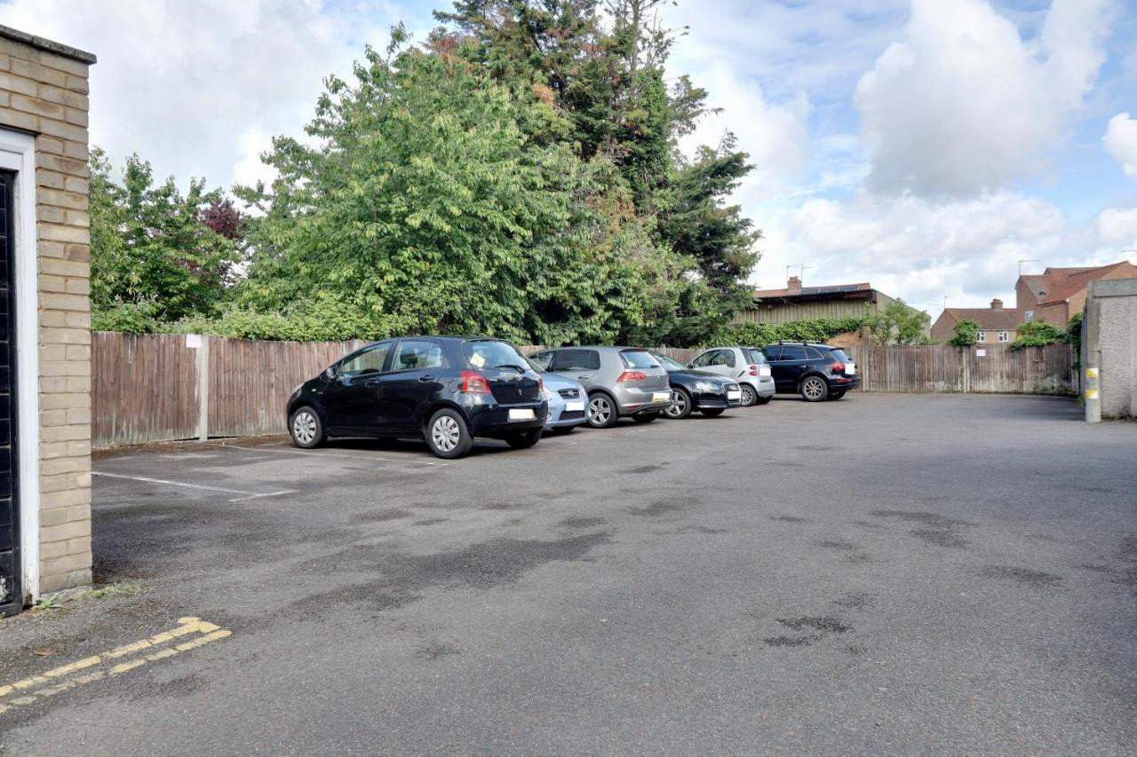 Apartment La Casa - Spacious Ground Floor 2-bedroom With Free Parking