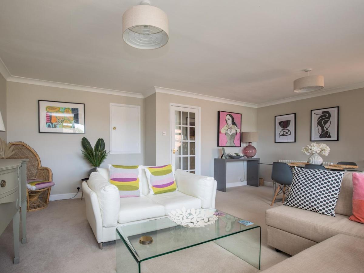 Pass The Keys Stylish 2 Bedroom Flat With Free Parking In Apartment