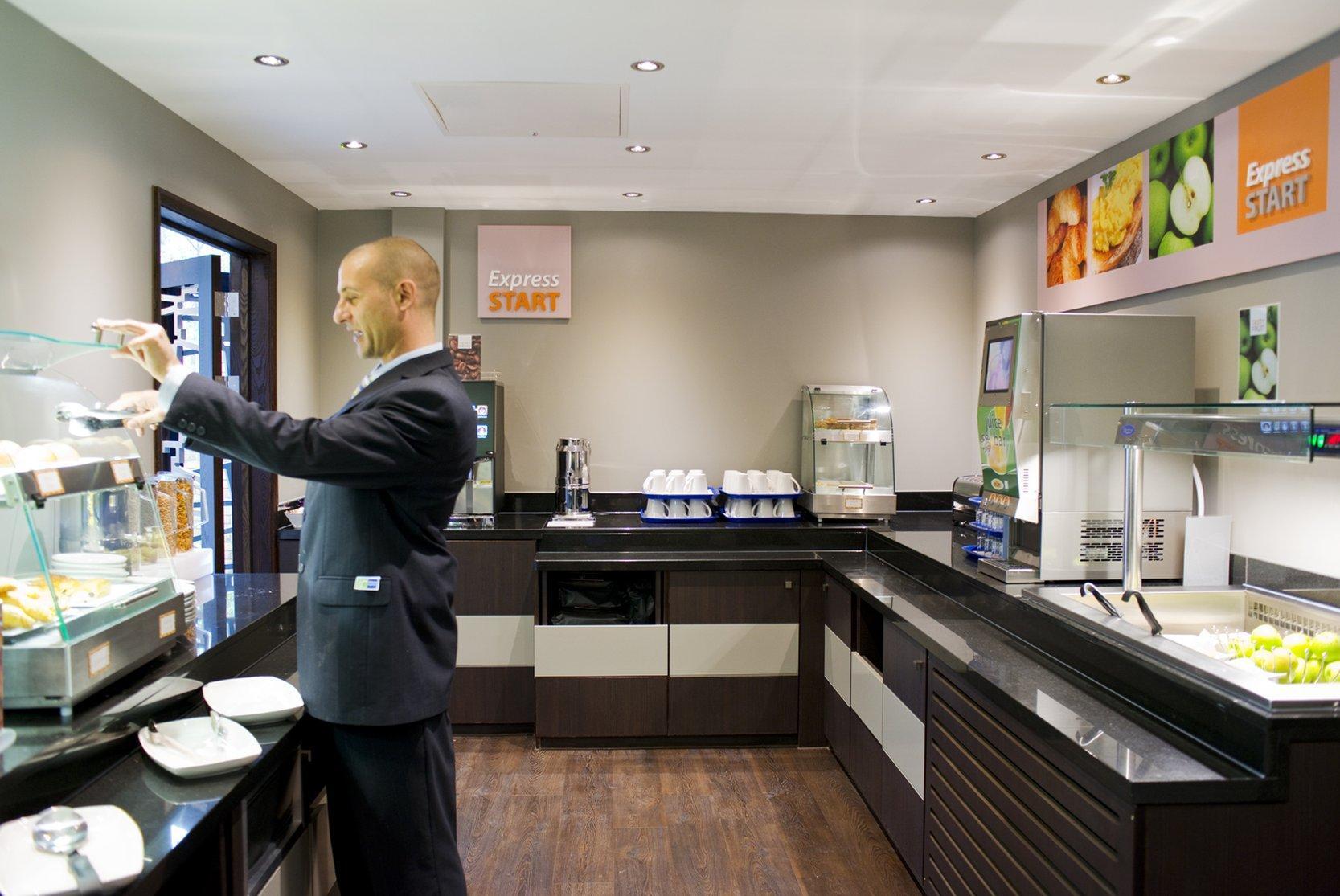Express By Ihg Hotel Windsor