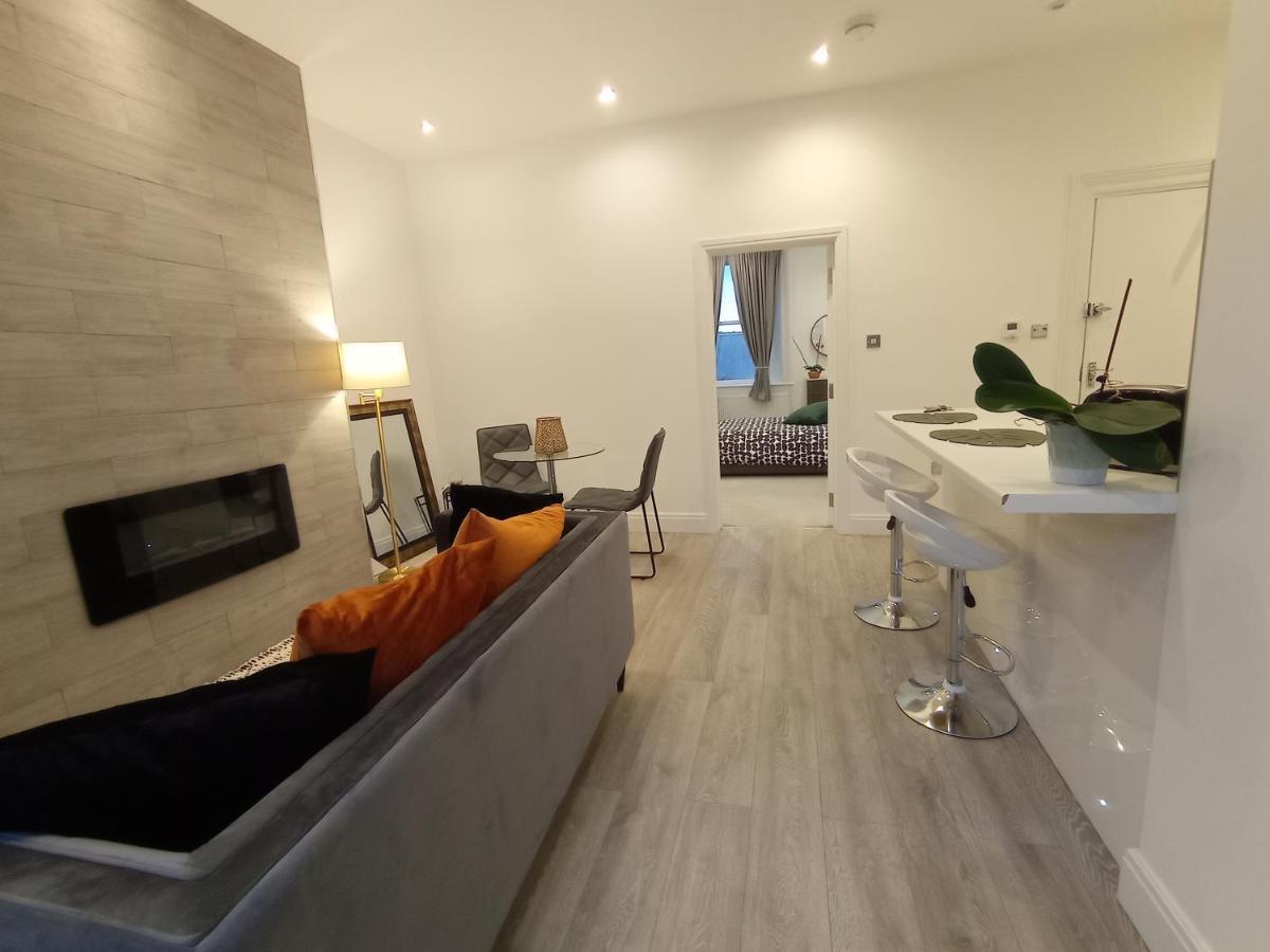 Charming One Bedroom Flat * Windsor