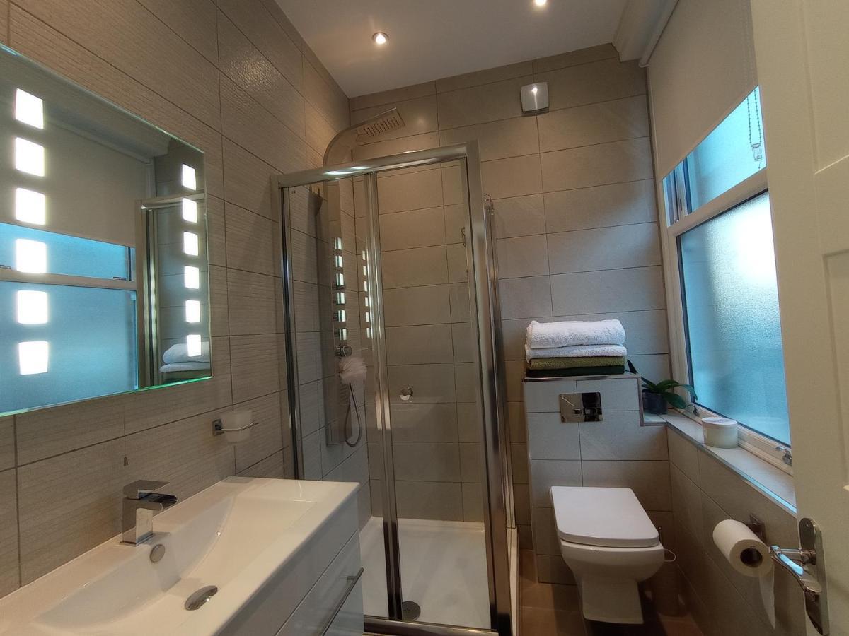 Charming One Bedroom Flat Apartment *