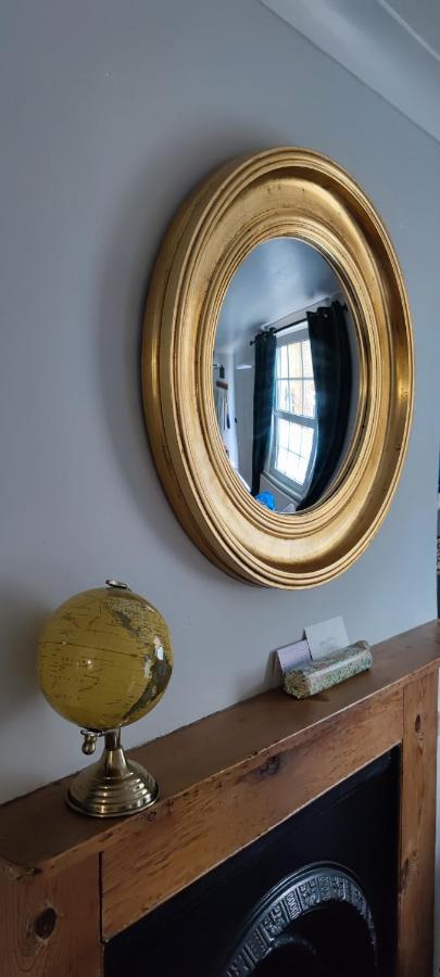 Cottage: Cosy, Charming, Full Of Character * Windsor