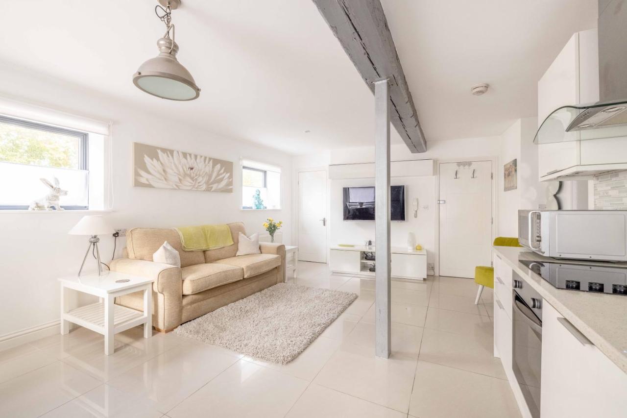 Castle & High Street 2 Min Walk Apartment *