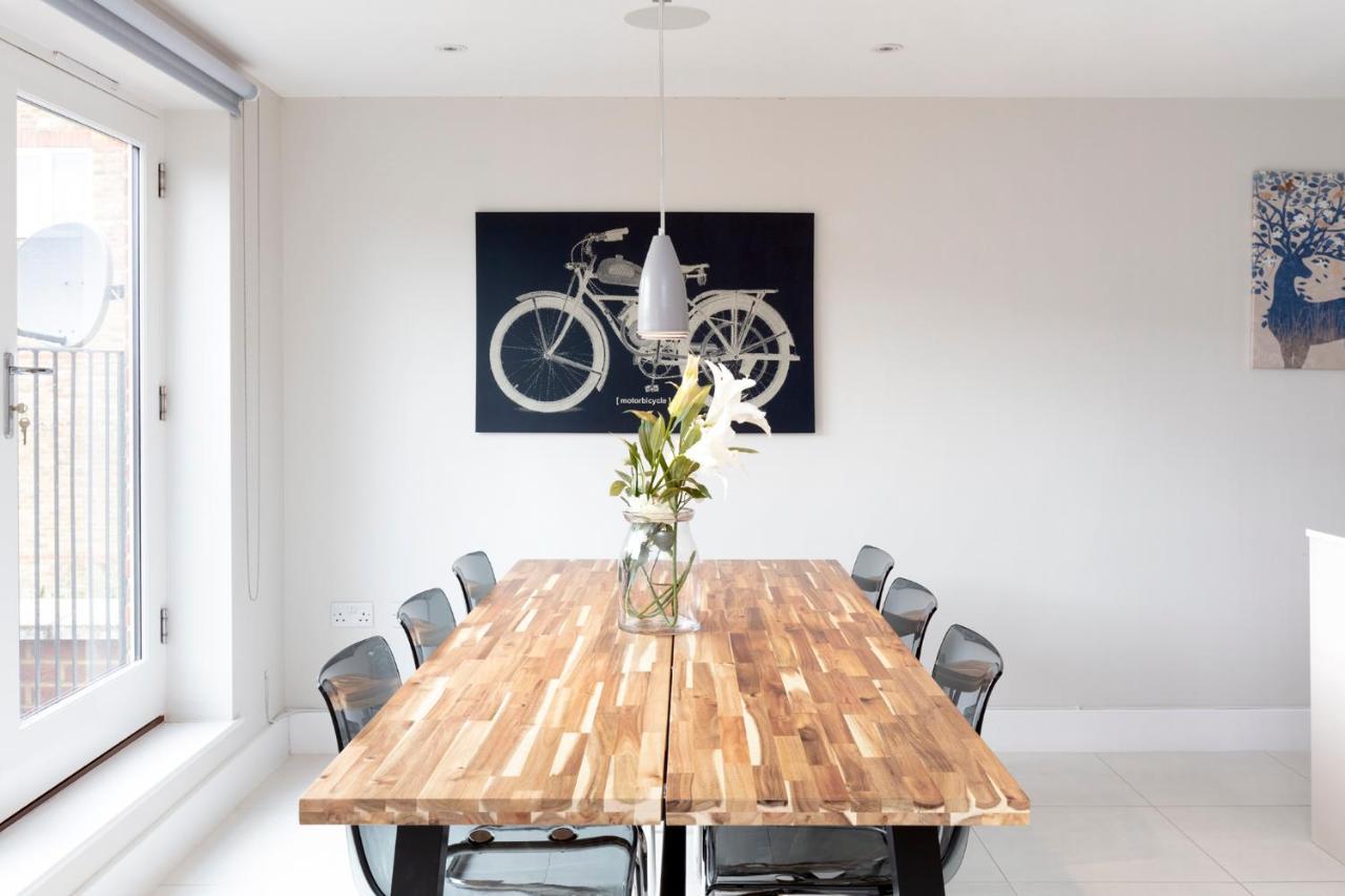 Fabulous Town House With Parking Holiday home Windsor
