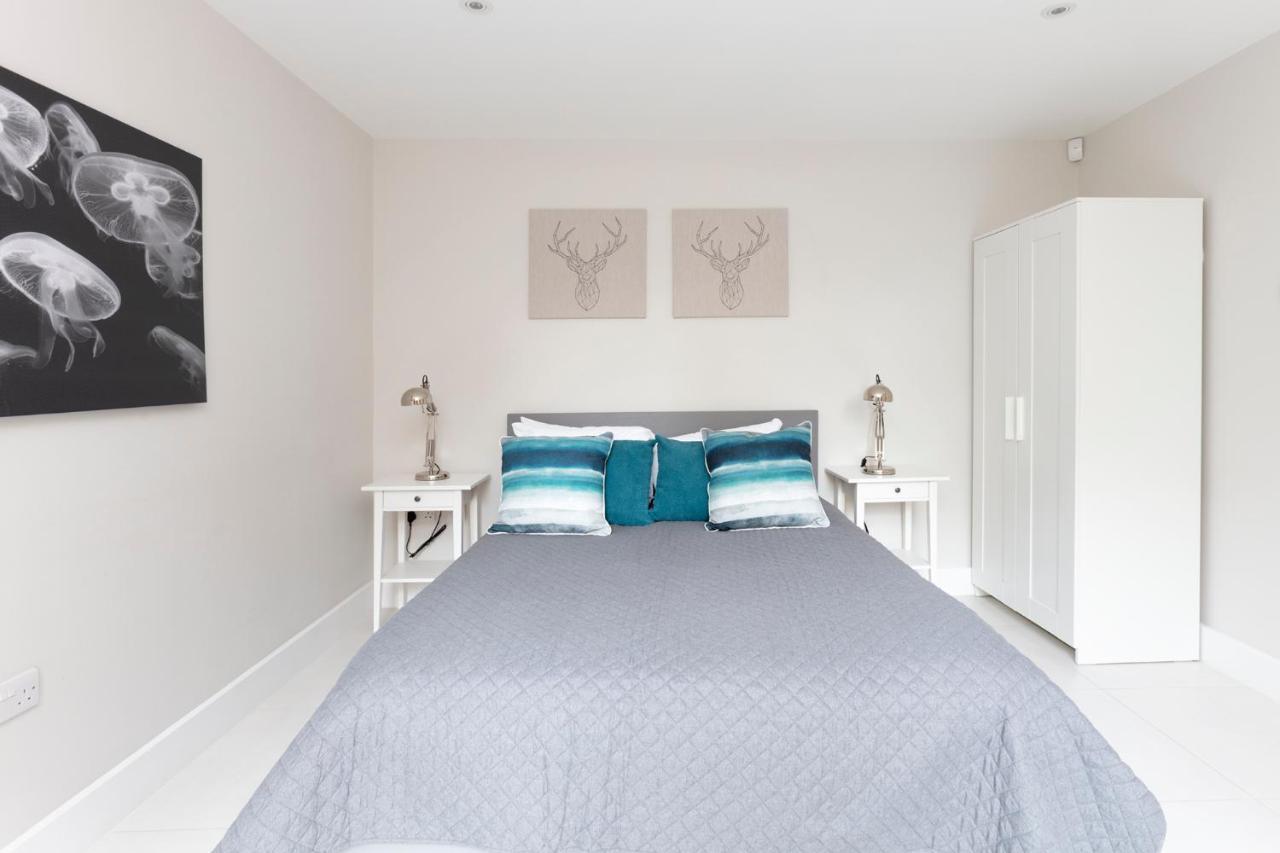 Fabulous Town House With Parking Windsor
