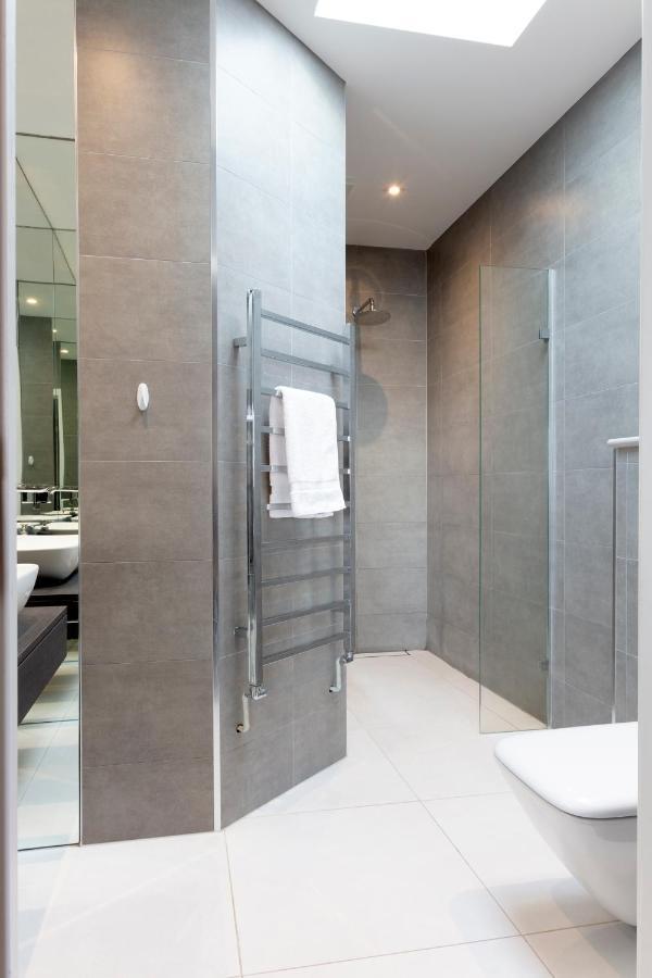 Fabulous Town House With Parking * Windsor