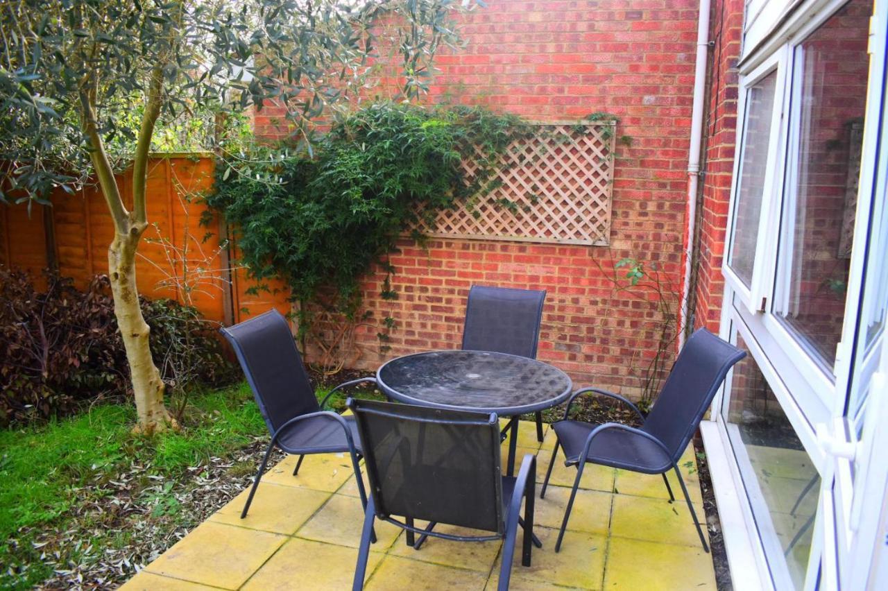 Holiday home Cosy 3 Bed Home, Families And Contractors, Direct For Rates *