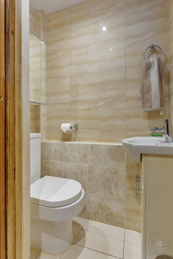 Cosy 3 Bed Home, Families And Contractors, Direct For Rates