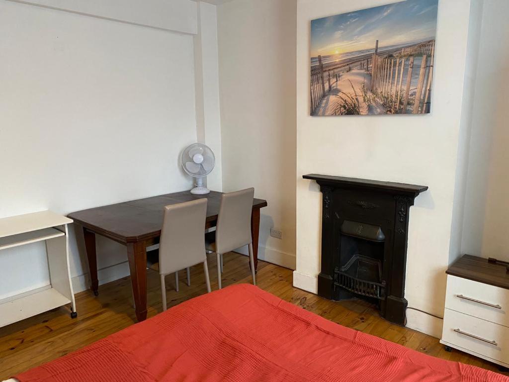 Central House Guest house *
