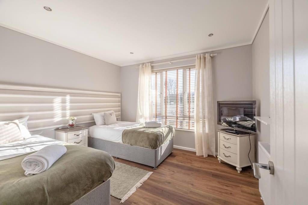Waterfront Racecourse Marina Holiday home *