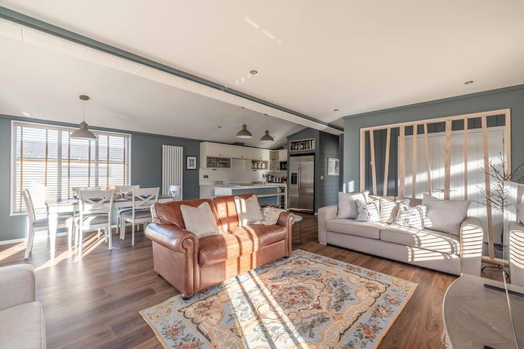 Waterfront Racecourse Marina Holiday home *