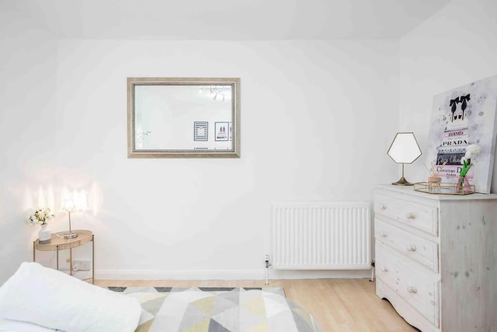 Stunning Victorian 3 Bed House *