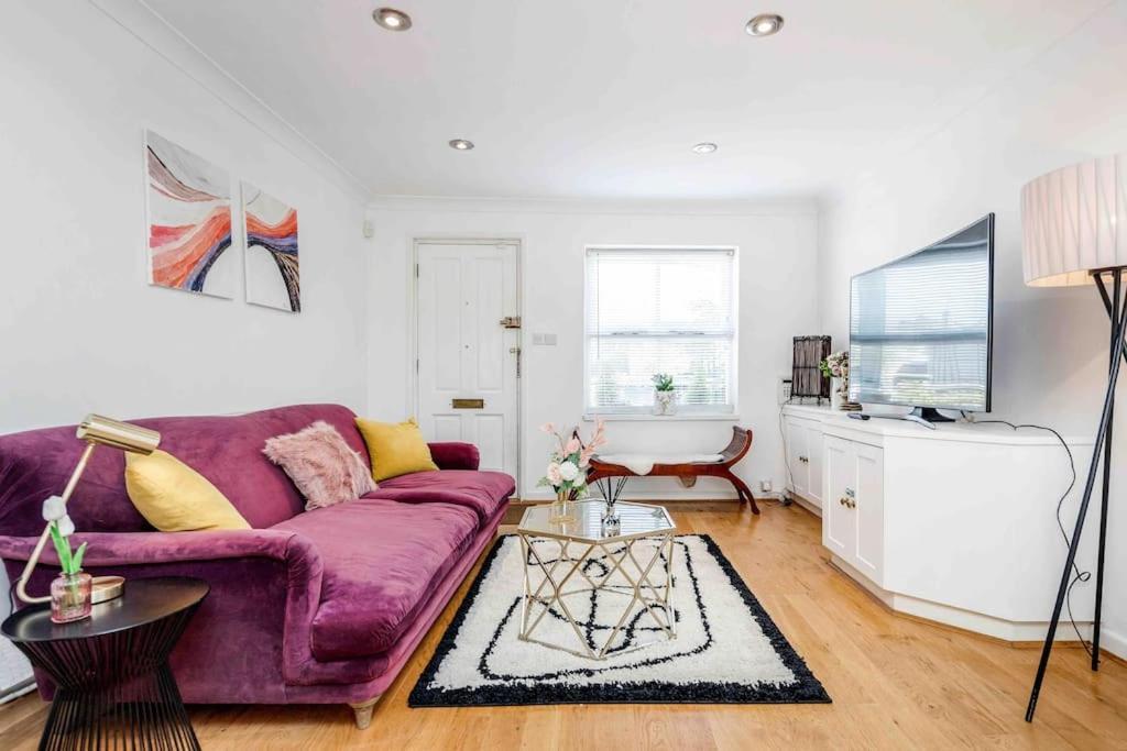 Holiday home Stunning Victorian 3 Bed House Windsor